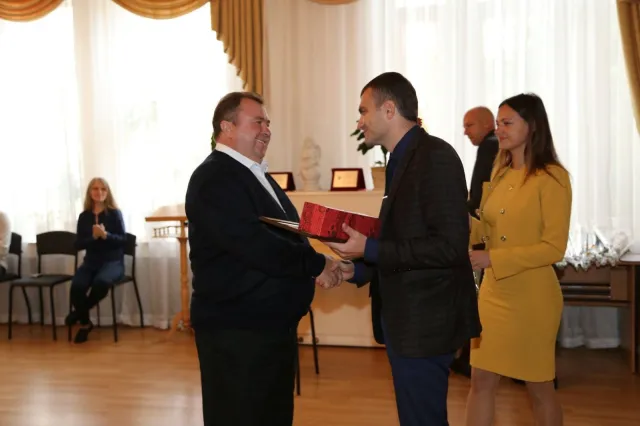 У Хмельницькому мер привітав місцевих музикантів зі святом — фото 1