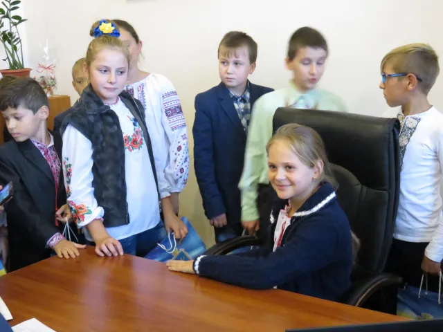 Учні п’ятих класів ЗОШ №22 завітали на екскурсію до Хмельницької міської ради — фото 18