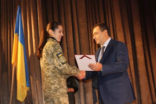 У Кам'янці-Подільському привітали Захисників України зі святом — фото 7