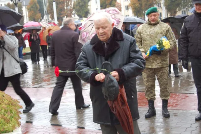 Хмельничани вшанували світлу пам'ять Захисників України — фото 2