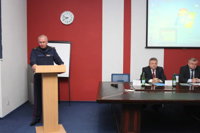 До Кам’янця-Подільського прибули понад 50 представників служб цивільного захисту зі всіх областей України — фото 3