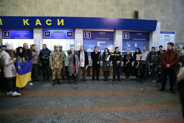У Хмельницькому урочисто зустріли потяг Єднання України «Труханівська Січ» — фото 1