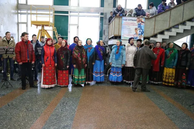 У Хмельницькому урочисто зустріли потяг Єднання України «Труханівська Січ» — фото 3