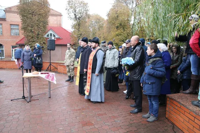 У Хмельницькому урочисто зустріли потяг Єднання України «Труханівська Січ» — фото 4