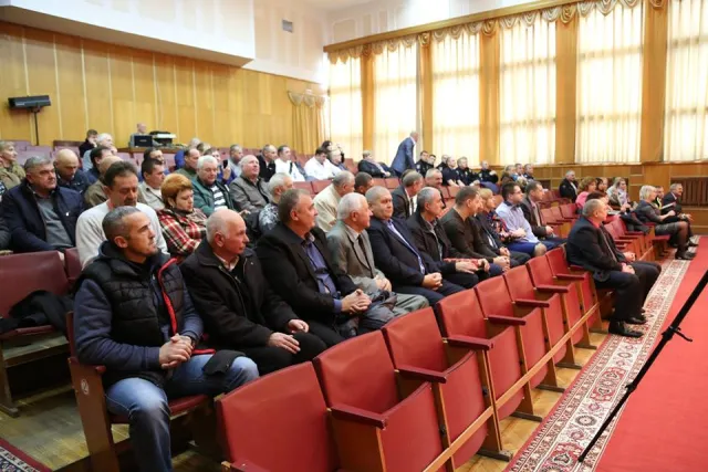 В Хмельницькому вручили грамоти автомобілістам та дорожникам з нагоди професійного свята — фото 1