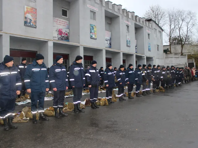 У Хмельницькому пройшла перевірка дій працівників ДСНС за навчальним сигналом «Збір-аварія» — фото 2