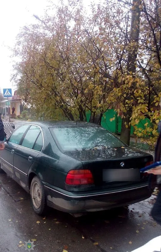 Хмельницькі патрульні виявили автомобіль «BMW» з підробленими документами — фото 1