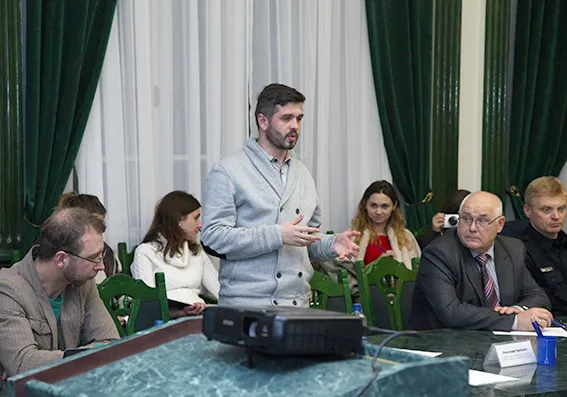 Активісти з Івано-Франківська поділилися з хмельничанами досвідом реалізації програми нульової смертності на дорогах — фото 1