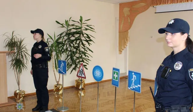 У Хмельницькому патрульні навчають школярів правилам дорожнього руху — фото 4