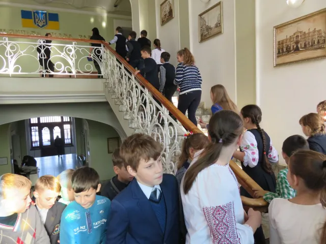Учні НВО №5 імені Сергія Єфремова завітали на екскурсію до Хмельницької міської ради — фото 4