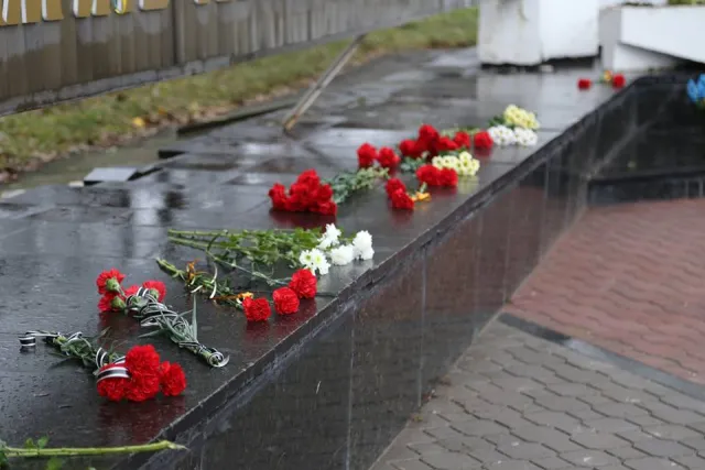 Хмельничани вшанували світлу пам'ять Героїв Небесної Сотні — фото 18
