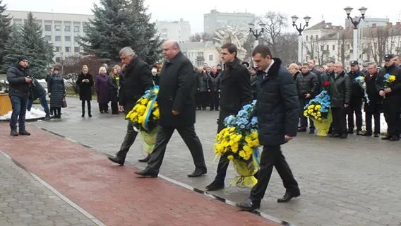 Хмельничани вшанували світлу пам'ять Героїв Небесної Сотні — фото 3