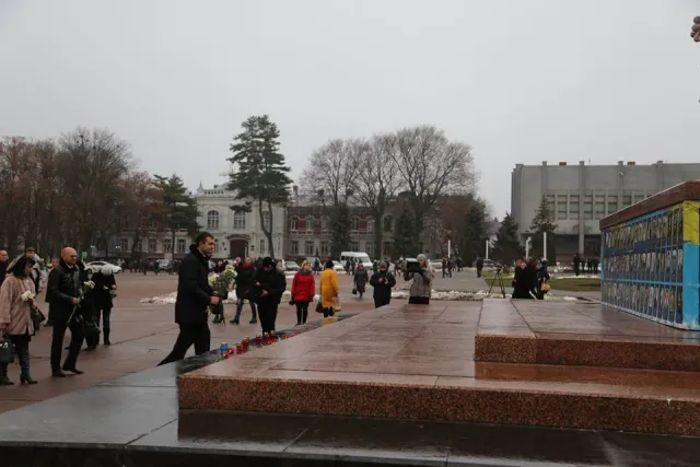 Хмельничани вшанували світлу пам'ять Героїв Небесної Сотні — фото 10