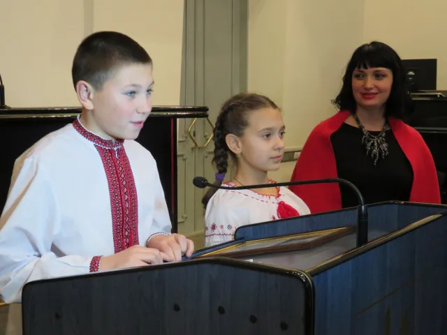 Учні Хмельницької ЗОШ №13 ім. Михайла Чекмана завітали на екскурсію до міської ради — фото 6