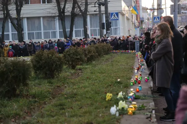 Хмельничани вшанували вічну пам'ять жертв Голодомору — фото 5