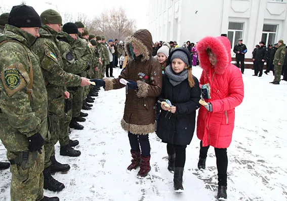 З Хмельницького у зону АТО вирушили 25 військовослужбовців — фото 8