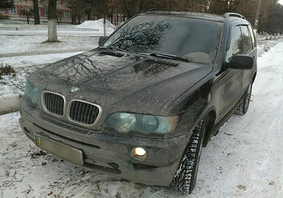 На Хмельниччині патрульні виявили одразу чотири автомобілі з підробленими документами — фото 2