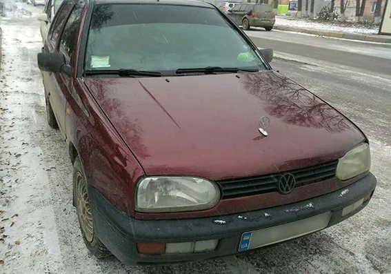 На Хмельниччині патрульні виявили одразу чотири автомобілі з підробленими документами — фото 3