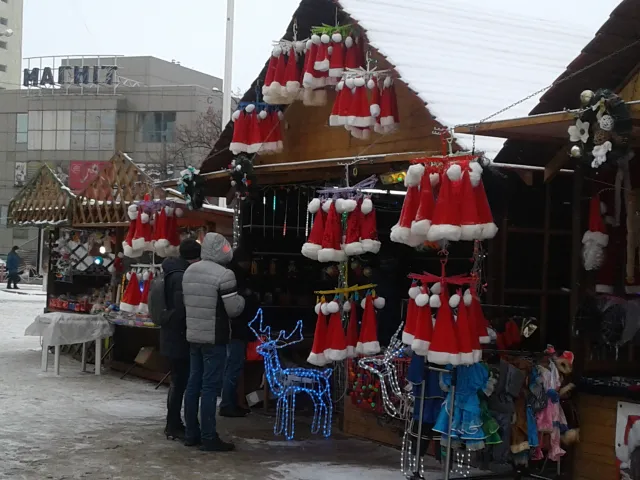 В центрі міста працює Новорічний ярмарок — фото 2