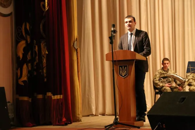 В Хмельницькому військових привітали з Днем Збройних Сил України — фото 5