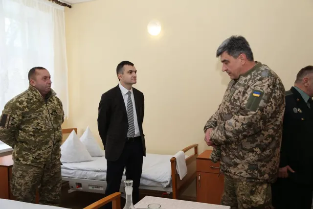 В Хмельницькому військовому шпиталі відкрили оновлене ЛОР-відділення — фото 2