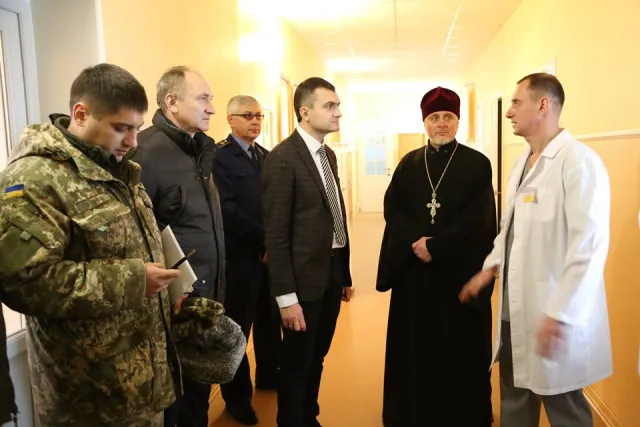 В Хмельницькому військовому шпиталі відкрили оновлене ЛОР-відділення — фото 16