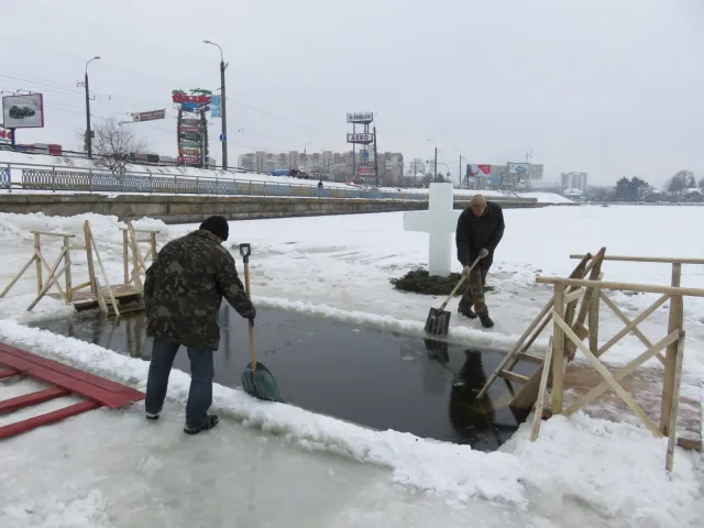 У Хмельницькому облаштовані спеціальні місця для водохрещенських купань — фото 3