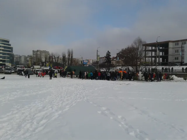 Хмельничани відзначають Водохреще та купаються в ополонці — фото 2