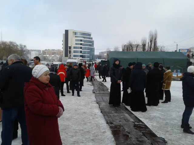 Хмельничани відзначають Водохреще та купаються в ополонці — фото 9