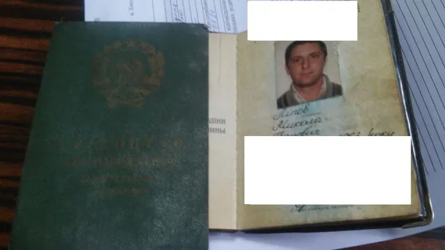 Патрульні шукають власників паспортів, гаманців, дитячого візочка, голуба, ключів, документів і пенсійного посвідчення — фото 9