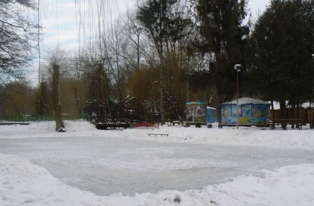 В Хмельницькому з'явилися нові безкоштовні ковзанки — фото 1