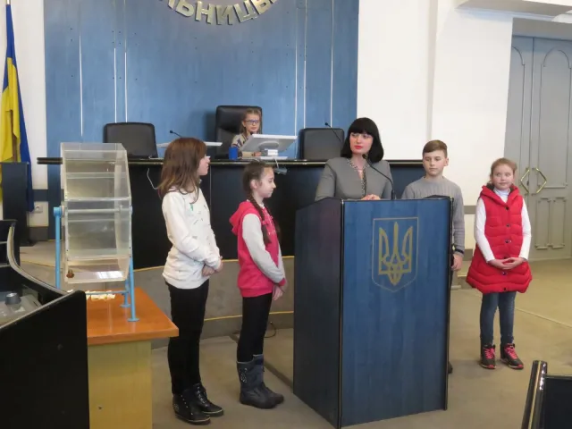 Учні школи №8 завітали на екскурсію до Хмельницької міської ради — фото 9
