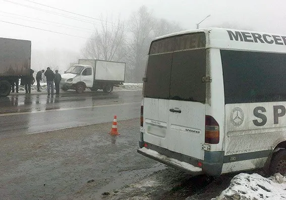 На Кам'янецькій в аварію потрапили одразу 4 автомобілі — фото 2