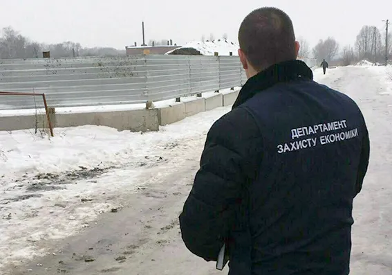 Посадовці тергромади розтратили понад 500 тисяч гривень, які призначались на ремонт доріг — фото 1