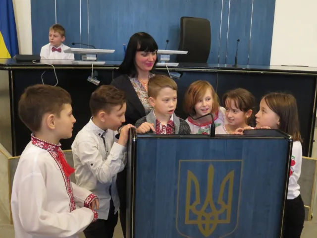 Для учнів школи №24 провели пізнавальну екскурсію у міській раді — фото 13