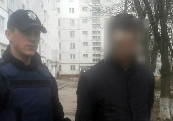 Посуд, меблі і техніка: у Хмельницькому затримали чоловіка, який обікрав понад 10 підвалів — фото 2