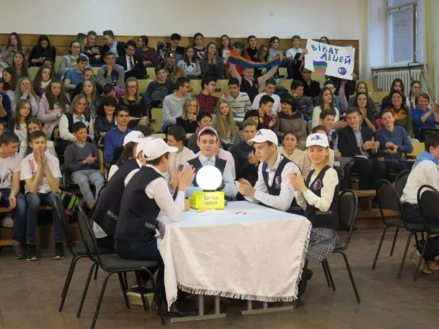 Юні хмельничани показали відмінні знання з місцевого самоврядування на проекті «Битва шкіл» — фото 15
