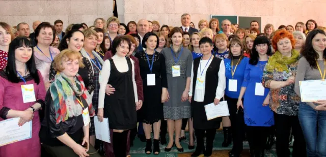 Дружина Президента України презентувала у Хмельницькому проект Медіатеки для шкіл з інклюзивною освітою — фото 7