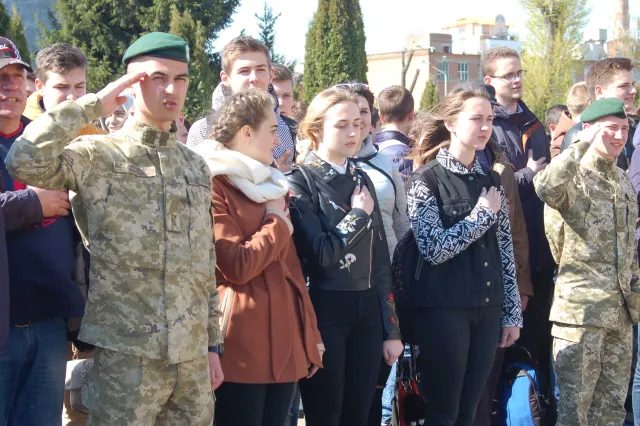 Для хмельницьких старшокласників пройдуть триденні військово-патріотичні збори на базі прикордонної академії — фото 2