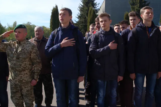 Для хмельницьких старшокласників пройдуть триденні військово-патріотичні збори на базі прикордонної академії — фото 3