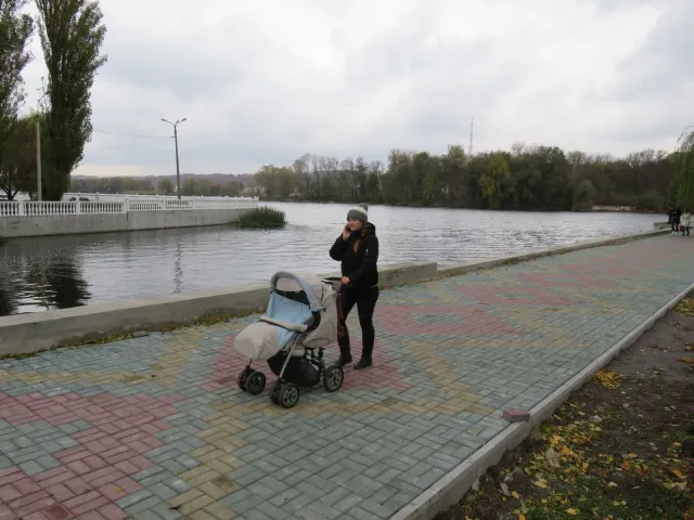 Оновлена набережна стала більш комфортною для відпочинку хмельничан — фото 5