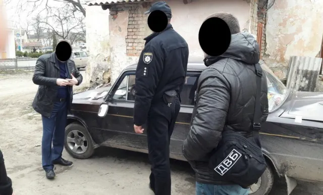 На Хмельниччині судитимуть колишнього інспектора з дорожнього нагляду за вимагання 8 тисяч гривень хабара — фото 3