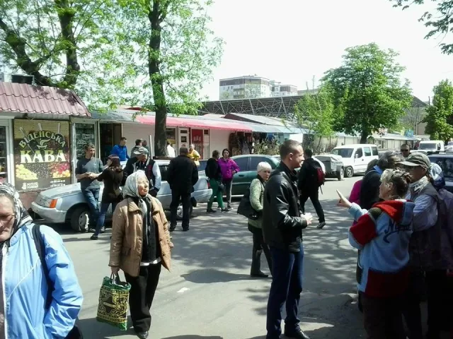 У Хмельницькому люди протестували проти заборони стихійної торгівлі — фото 1