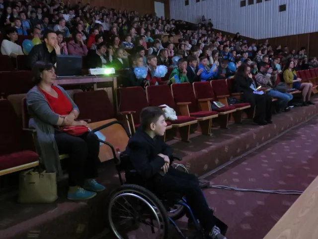 Маленькі хмельничани показали відмінні знання з місцевого самоврядування на брейн-рингу «Моя позиція» та виграли поїздку до Києва — фото 17
