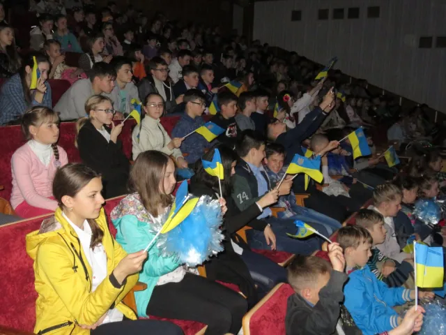 Маленькі хмельничани показали відмінні знання з місцевого самоврядування на брейн-рингу «Моя позиція» та виграли поїздку до Києва — фото 5