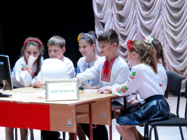 Маленькі хмельничани показали відмінні знання з місцевого самоврядування на брейн-рингу «Моя позиція» та виграли поїздку до Києва — фото 6
