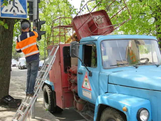 У Хмельницькому встановили 236 нових світлодіодних світлофорів — фото 1