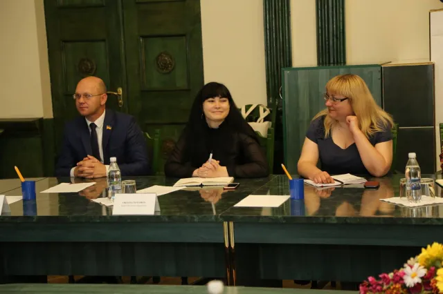 Програми для молоді: до Хмельницького завітав директор Міжнародного республіканського інституту (IRI) в Україні — фото 2