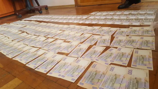 На Хмельниччині затримали генерального директора акціонерного товариства за отримання 80 тисяч гривень хабара — фото 1