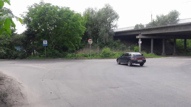 На вулицях міста встановлюють спеціальні сферичні дзеркала для водіїв — фото 3